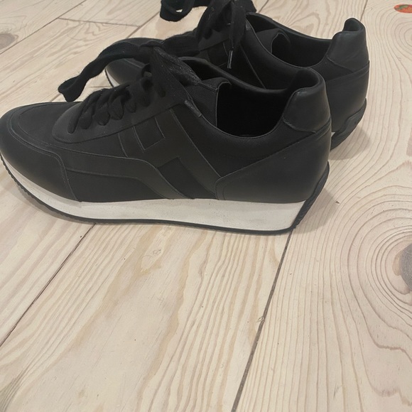 Hermes Chris Sneaker from St Honore flagship store - Picture 2 of 7